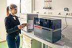 The isotope ratio mass spectrometer (IRMS) is used to classify the results from the imaging techniques: In particular, the isotope ratio can be used to reconstruct the origin of nutrients from the soil, create fluxes of substances within plants, and quantify the interaction of plants with insects. | Image source: University of Hohenheim / Oliver Reuther The isotope ratio mass spectrometer (IRMS) is used to classify the results from the imaging techniques: In particular, the isotope ratio can be used to reconstruct the origin of nutrients from the soil, create fluxes of substances within plants, and quantify the interaction of plants with insects. | Image source: University of Hohenheim / Oliver Reuther