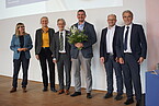 Das künftige Rektorat der Universität Hohenheim: v.l. Dr. Katrin Scheffer, Prof. Dr. Julia Fritz-Steuber, Prof. Dr. Christoph Schneider, Prof. Dr. Alexander Schaum, Prof. Dr. Sebastian Hess und Prof. Dr. Andreas Pyka. | Bildquelle: Universität Hohenheim / Dorothea Elsner